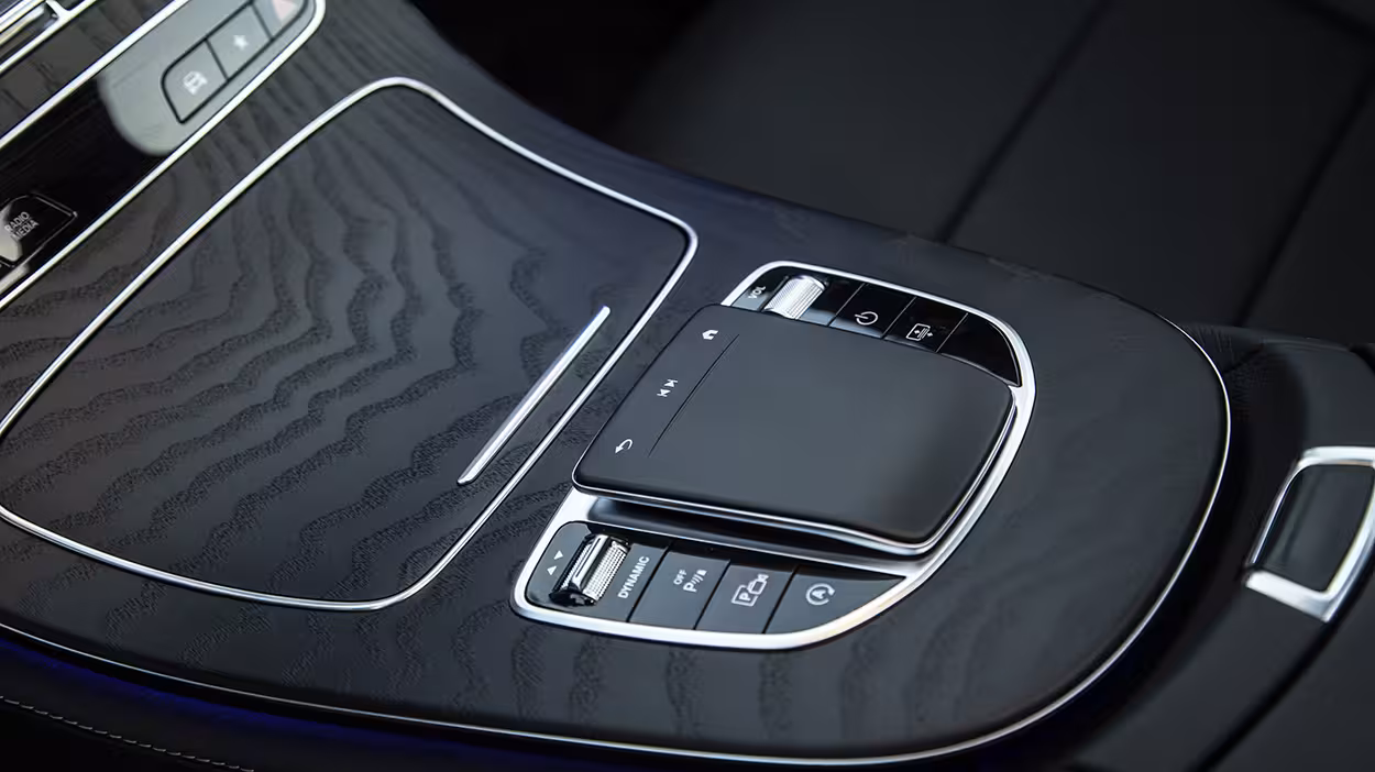 mercedes-e300-amg-2023 (17).jpg